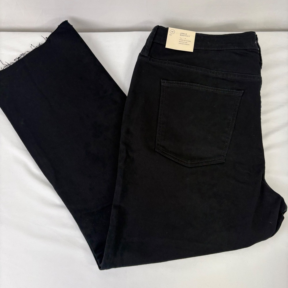 Universal Thread Frayed Ankle Bootcut Jeans No Fade Black Size 14 Regular NWT